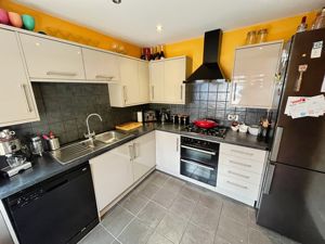 Kitchen- click for photo gallery